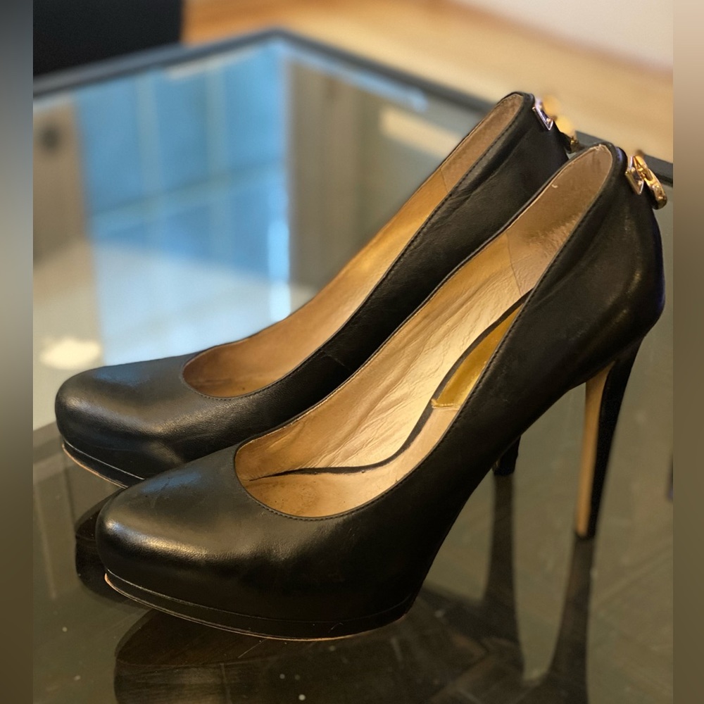 Michael kors pumps